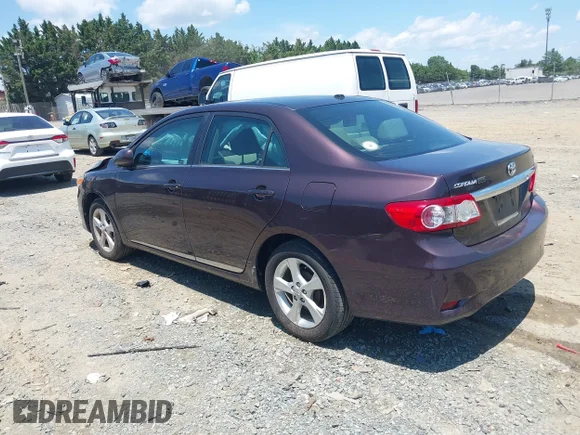 ✅ 2013 Toyota Corolla LE • VIN: 2T1BU4EE5DC070467 • Лот: 42554581. Опубліковано раніше на IAAI з пробігом 133 886 миль. Безкоштовний доступ до архіву аукціонних продажів зі США та докладний звіт про історію автомобіля на DreamBid. Зображення 3.