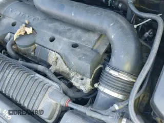 ✅ 2008 Volvo V50 2.5T • VIN: YV1MJ672182420949 • Lot: 41992683. Listed on IAAI with 241,077 mi. Free auction sales archive from the USA and detailed vehicle history report at DreamBid. Image 12.