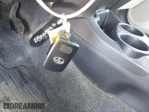 ✅ 2013 Toyota Prius Three • VIN: JTDKDTB35D1053850 • Lot: 44396898. Wystawiony na IAAI z przebiegiem 169 667 mil. Bezpłatny archiwum sprzedaży aukcyjnych z USA i szczegółowy raport historii pojazdu na DreamBid. Zdjęcie 11.