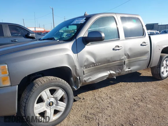 ✅ 2008 Chevrolet Silverado 1500 1LT • VIN: 3GCEC13J28G290661 • Lot: 43605355. Wystawiony na IAAI z przebiegiem 95 400 mil. Bezpłatny archiwum sprzedaży aukcyjnych z USA i szczegółowy raport historii pojazdu na DreamBid. Zdjęcie 6.