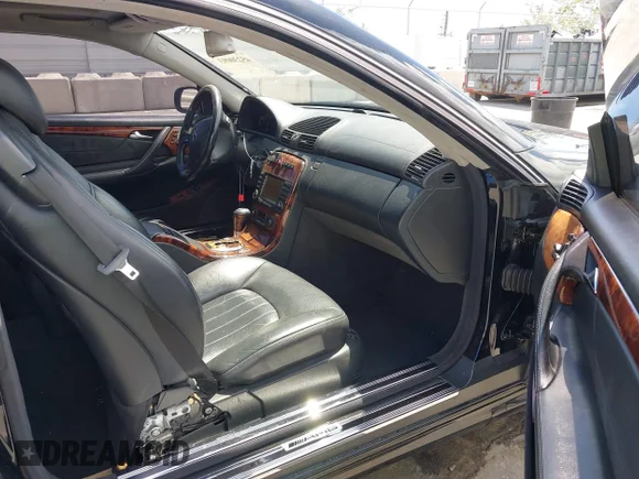 ✅ 2005 Mercedes-Benz CL 5.5L AMG • VIN: WDBPJ74J35A044582 • Lot: 45230093. Wystawiony na IAAI z przebiegiem 129 348 mil. Bezpłatny archiwum sprzedaży aukcyjnych z USA i szczegółowy raport historii pojazdu na DreamBid. Zdjęcie 5.