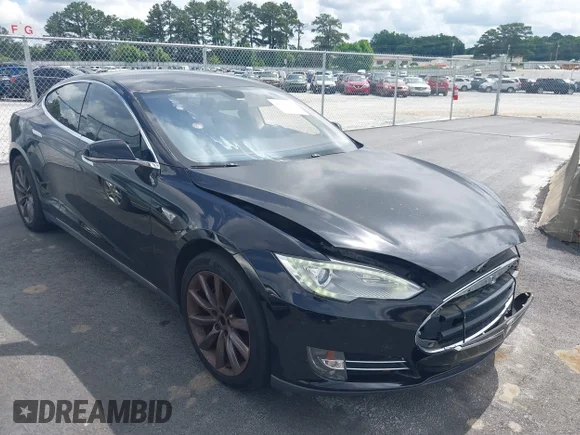 ✅ 2014 Tesla Model S 60 • VIN: 5YJSA1S14EFP51175 • Lot: 45203100. Listed on IAAI with 101,583 mi. Free auction sales archive from the USA and detailed vehicle history report at DreamBid. Image 1.