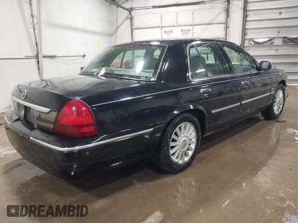 ✅ 2009 Mercury Grand Marquis LS • VIN: 2MEHM75V39X602084 • Lot: 41615859. Wystawiony na IAAI z przebiegiem 102 051 mil. Bezpłatny archiwum sprzedaży aukcyjnych z USA i szczegółowy raport historii pojazdu na DreamBid. Zdjęcie 4.