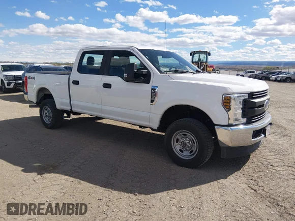 ✅ 2019 Ford F-250 Lariat • VIN: 1FT7W2B6XKEF04247 • Лот: 45110917. Опубликован ранее на IAAI с пробегом 82 584 миль. Бесплатный доступ к архиву аукционных продаж из США и подробный отчёт об истории автомобиля на DreamBid. Изображение 1.
