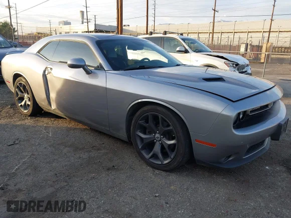 ✅ 2018 Dodge Challenger SXT Plus • VIN: 2C3CDZAG4JH202312 • Лот: 44049088. Опубліковано раніше на IAAI з пробігом 90 222 миль. Безкоштовний доступ до архіву аукціонних продажів зі США та докладний звіт про історію автомобіля на DreamBid. Зображення 1.
