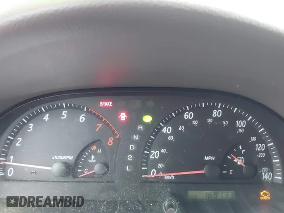 ✅ 2004 Toyota Camry LE • VIN: 4T1BE32K44U327845 • Lot: 45117008. Wystawiony na IAAI z przebiegiem 169 133 mil. Bezpłatny archiwum sprzedaży aukcyjnych z USA i szczegółowy raport historii pojazdu na DreamBid. Zdjęcie 7.