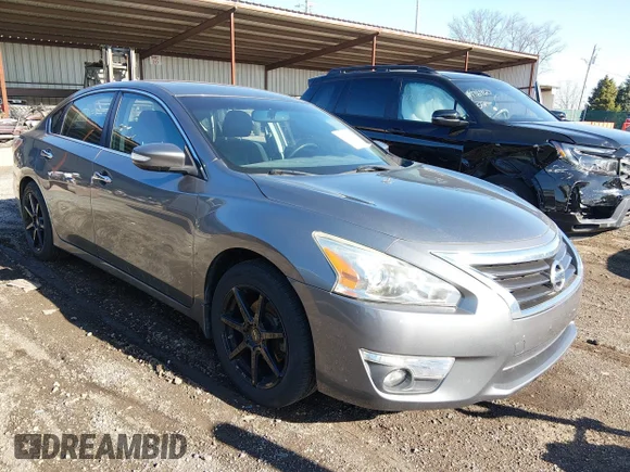 ✅ 2015 Nissan Altima S • VIN: 1N4AL3AP0FC469823 • Лот: 44748384. Опубліковано раніше на IAAI з пробігом 136 215 миль. Безкоштовний доступ до архіву аукціонних продажів зі США та докладний звіт про історію автомобіля на DreamBid. Зображення 1.
