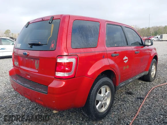 ✅ 2010 Ford Escape XLS • VIN: 1FMCU0C71AKD42794 • Lot: 44131566. Wystawiony na IAAI z przebiegiem 206 091 mil. Bezpłatny archiwum sprzedaży aukcyjnych z USA i szczegółowy raport historii pojazdu na DreamBid. Zdjęcie 4.