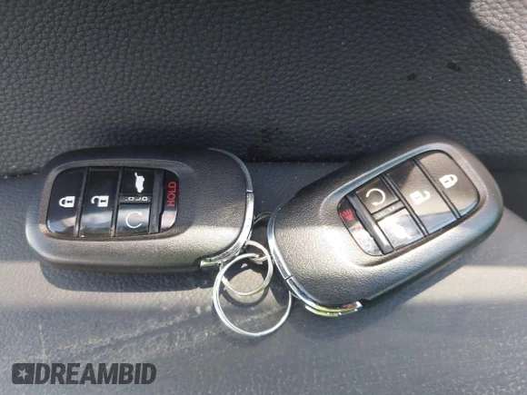 ✅ 2026 Honda CR-V Sport Touring • VIN: 5J6RS6H96TL006681 • Лот: 45044095. Опубликован ранее на IAAI с пробегом 8 649 миль. Бесплатный доступ к архиву аукционных продаж из США и подробный отчёт об истории автомобиля на DreamBid. Изображение 11.