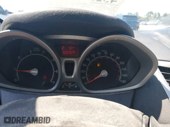 ✅ 2012 Ford Fiesta SE • VIN: 3FADP4BJ5CM155936 • Lot: 45298403. Wystawiony na IAAI z przebiegiem 103 276 mil. Bezpłatny archiwum sprzedaży aukcyjnych z USA i szczegółowy raport historii pojazdu na DreamBid. Zdjęcie 7.