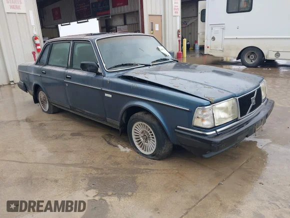 ✅ 1989 Volvo 240 DL • VIN: YV1AX8841K1371391 • Lot: 41889200. Listed on IAAI with 216,837 mi. Free auction sales archive from the USA and detailed vehicle history report at DreamBid. Image 1.