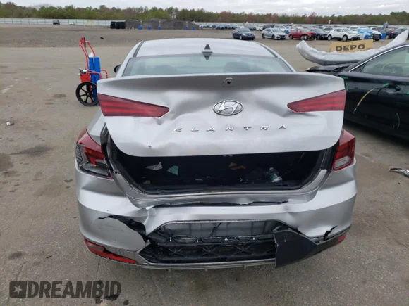 ✅ 2020 Hyundai Elantra Value Edition • VIN: 5NPD84LF5LH576952 • Lot: 67595602. Wystawiony na Copart z przebiegiem 72 563 mil. Bezpłatny archiwum sprzedaży aukcyjnych z USA i szczegółowy raport historii pojazdu na DreamBid. Zdjęcie 6.