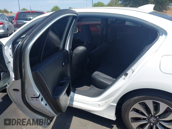 ✅ 2017 Honda Accord Touring • VIN: JHMCR6F77HC030101 • Lot: 45099665. Wystawiony na IAAI z przebiegiem 85 830 mil. Bezpłatny archiwum sprzedaży aukcyjnych z USA i szczegółowy raport historii pojazdu na DreamBid. Zdjęcie 8.