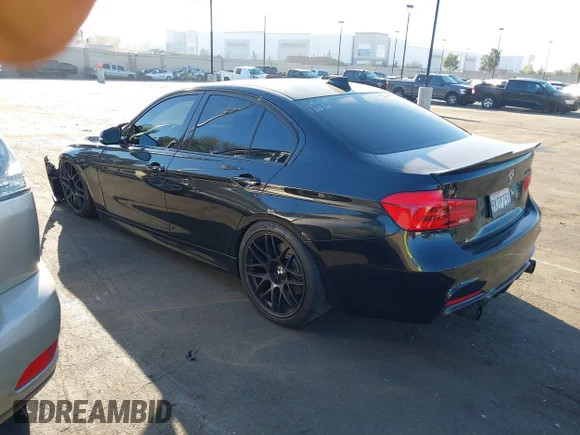 ✅ 2018 BMW 3 Series 340i • VIN: WBA8B3C58JK384781 • Lot: 41634839. Listed on IAAI with 74,085 mi. Free auction sales archive from the USA and detailed vehicle history report at DreamBid. Image 3.