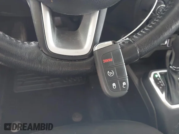 ✅ 2020 Jeep Renegade Latitude • VIN: ZACNJBBB8LPL73344 • Lot: 45108029. Listed on IAAI with 47,938 mi. Free auction sales archive from the USA and detailed vehicle history report at DreamBid. Image 11.