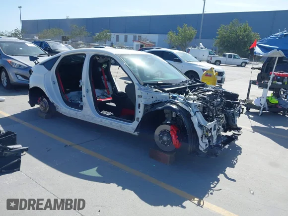 ✅ 2024 Honda Civic Type R • VIN: JHMFL5G46RX004466 • Lot: 44571061. Wystawiony na IAAI z przebiegiem 9 198 mil. Bezpłatny archiwum sprzedaży aukcyjnych z USA i szczegółowy raport historii pojazdu na DreamBid. Zdjęcie 1.