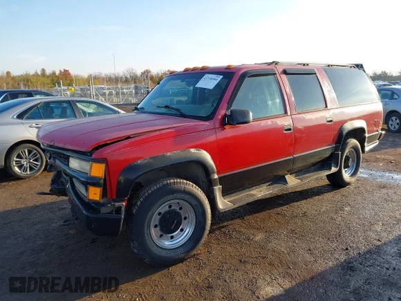 ✅ 1995 Chevrolet Suburban • VIN: 1GNGK26N4SJ435616 • Lot: 43718584. Wystawiony na IAAI z przebiegiem 269 139 mil. Bezpłatny archiwum sprzedaży aukcyjnych z USA i szczegółowy raport historii pojazdu na DreamBid. Zdjęcie 2.