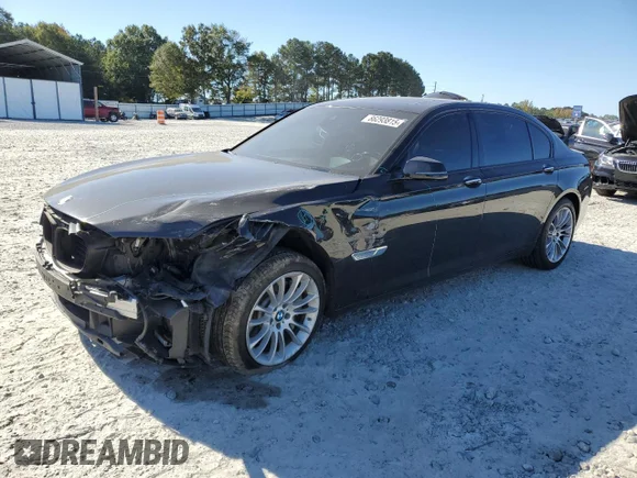 ✅ 2015 BMW 7 Series 750Li • VIN: WBAYE8C54FD781470 • Lot: 86293815. Wystawiony na Copart z przebiegiem 82 853 mil. Bezpłatny archiwum sprzedaży aukcyjnych z USA i szczegółowy raport historii pojazdu na DreamBid. Zdjęcie 1.