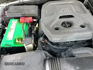 ✅ 2019 Jeep Wrangler Unlimited Sahara • VIN: 1C4HJXENXKW596148 • Lot: 92624535. Wystawiony na Copart z przebiegiem 83 353 mil. Bezpłatny archiwum sprzedaży aukcyjnych z USA i szczegółowy raport historii pojazdu na DreamBid. Zdjęcie 15.