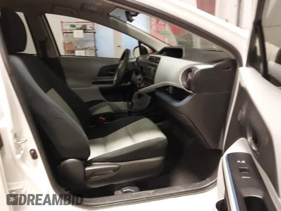 ✅ 2012 Toyota Prius Three • VIN: JTDKDTB35C1022189 • Lot: 44623958. Wystawiony na IAAI z przebiegiem Nie podano. Bezpłatny archiwum sprzedaży aukcyjnych z USA i szczegółowy raport historii pojazdu na DreamBid. Zdjęcie 5.