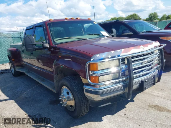 ✅ 2000 Chevrolet Silverado 3500 • VIN: 1GCHK33J1YF472073 • Lot: 43135323. Listed on IAAI with 268,410 mi. Free auction sales archive from the USA and detailed vehicle history report at DreamBid. Image 1.