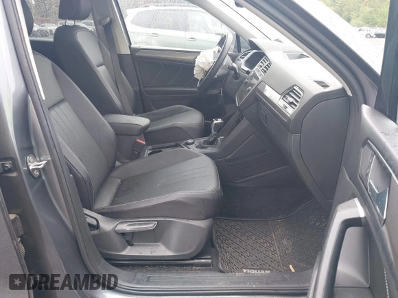 ✅ 2023 Volkswagen Tiguan SE • VIN: 3VVMB7AX2PM037821 • Lot: 43303390. Wystawiony na IAAI z przebiegiem 17 312 mil. Bezpłatny archiwum sprzedaży aukcyjnych z USA i szczegółowy raport historii pojazdu na DreamBid. Zdjęcie 5.