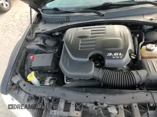 ✅ 2017 Chrysler 300 C • VIN: 2C3CCAEG4HH596533 • Lot: 82302535. Listed on Copart with 89,884 mi. Free auction sales archive from the USA and detailed vehicle history report at DreamBid. Image 16.