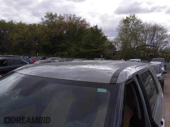 ✅ 2024 Kia Carnival EX • VIN: KNDNC5H31R6448556 • Lot: 45008209. Wystawiony na IAAI z przebiegiem 32 911 mil. Bezpłatny archiwum sprzedaży aukcyjnych z USA i szczegółowy raport historii pojazdu na DreamBid. Zdjęcie 12.