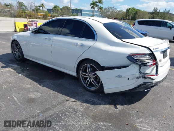 ✅ 2018 Mercedes-Benz E 300 • VIN: WDDZF4JBXJA334244 • Lot: 44520588. Listed on IAAI with 97,161 mi. Free auction sales archive from the USA and detailed vehicle history report at DreamBid. Image 3.