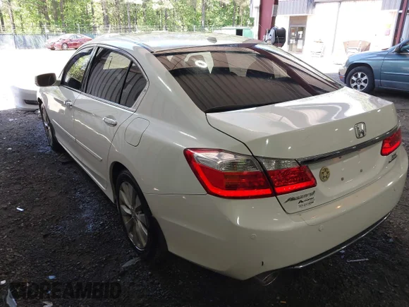 ✅ 2014 Honda Accord Touring • VIN: 1HGCR3F94EA011970 • Lot: 44890117. Wystawiony na IAAI z przebiegiem 121 791 mil. Bezpłatny archiwum sprzedaży aukcyjnych z USA i szczegółowy raport historii pojazdu na DreamBid. Zdjęcie 3.