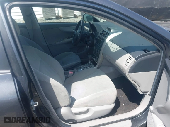 ✅ 2012 Toyota Corolla LE • VIN: 2T1BU4EE3CC844469 • Lot: 44826946. Wystawiony na IAAI z przebiegiem 100 336 mil. Bezpłatny archiwum sprzedaży aukcyjnych z USA i szczegółowy raport historii pojazdu na DreamBid. Zdjęcie 5.