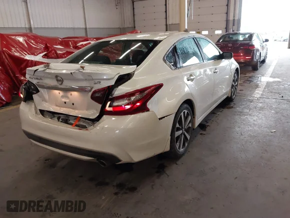 ✅ 2017 Nissan Altima SV • VIN: 1N4AL3AP9HC207334 • Лот: 44583292. Опубліковано раніше на IAAI з пробігом 111 823 миль. Безкоштовний доступ до архіву аукціонних продажів зі США та докладний звіт про історію автомобіля на DreamBid. Зображення 4.