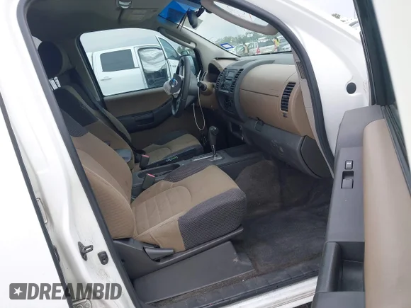 ✅ 2005 Nissan Xterra S • VIN: 5N1AN08U25C603918 • Lot: 43527346. Wystawiony na IAAI z przebiegiem 271 976 mil. Bezpłatny archiwum sprzedaży aukcyjnych z USA i szczegółowy raport historii pojazdu na DreamBid. Zdjęcie 5.