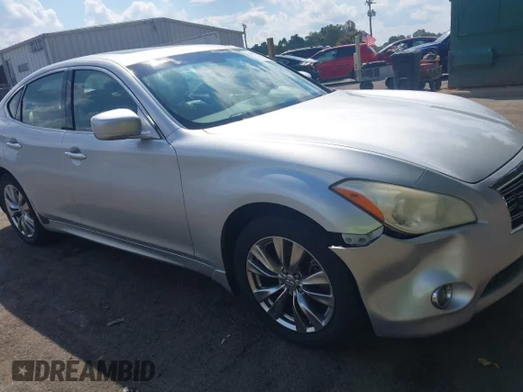 ✅ 2011 Infiniti M • VIN: JN1BY1AR5BM376387 • Lot: 43137083. Wystawiony na IAAI z przebiegiem 215 823 mil. Bezpłatny archiwum sprzedaży aukcyjnych z USA i szczegółowy raport historii pojazdu na DreamBid. Zdjęcie 6.