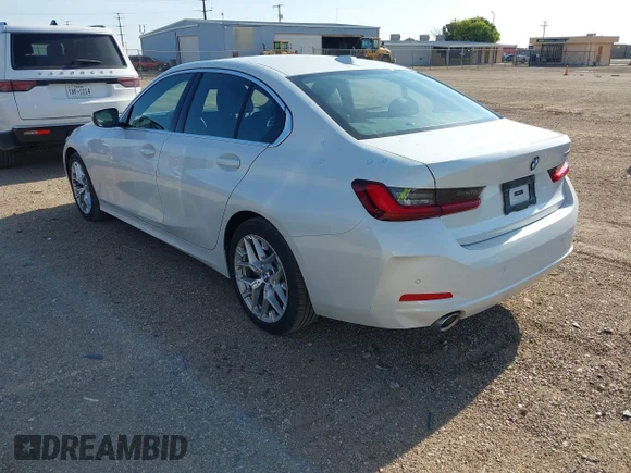 ✅ 2025 BMW 3 Series 330i • VIN: 3MW69CW01S8F11313 • Лот: 42495415. Опубліковано раніше на IAAI з пробігом 14 109 миль. Безкоштовний доступ до архіву аукціонних продажів зі США та докладний звіт про історію автомобіля на DreamBid. Зображення 3.