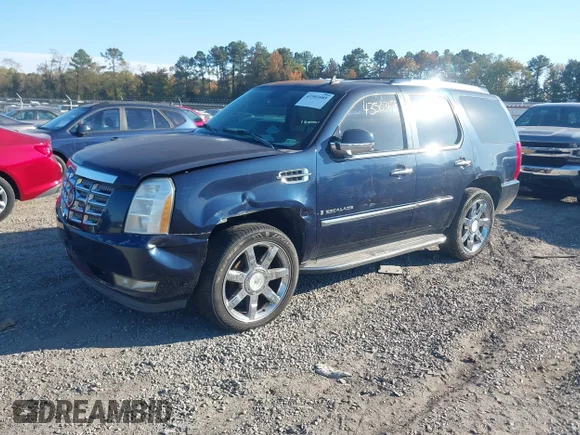 ✅ 2007 Cadillac Escalade • VIN: 1GYFK638X7R363625 • Lot: 43503685. Wystawiony na IAAI z przebiegiem 202 116 mil. Bezpłatny archiwum sprzedaży aukcyjnych z USA i szczegółowy raport historii pojazdu na DreamBid. Zdjęcie 2.