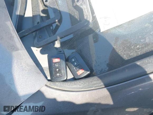 ✅ 2019 Toyota Highlander Hybrid Limited • VIN: 5TDDGRFHXKS056557 • Lot: 42616460. Wystawiony na IAAI z przebiegiem Nie podano. Bezpłatny archiwum sprzedaży aukcyjnych z USA i szczegółowy raport historii pojazdu na DreamBid. Zdjęcie 11.