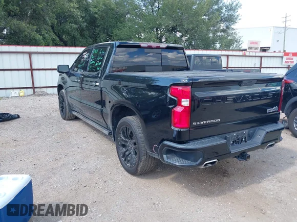 ✅ 2021 Chevrolet Silverado 1500 High Country • VIN: 1GCUYHEL8MZ256304 • Lot: 42984242. Wystawiony na IAAI z przebiegiem 22 689 mil. Bezpłatny archiwum sprzedaży aukcyjnych z USA i szczegółowy raport historii pojazdu na DreamBid. Zdjęcie 3.