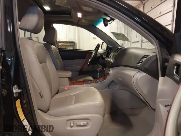 ✅ 2009 Toyota Highlander Limited • VIN: JTEES42AX92121953 • Lot: 43790347. Listed on IAAI with 155,615 mi. Free auction sales archive from the USA and detailed vehicle history report at DreamBid. Image 5.