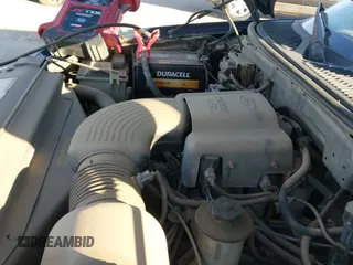 ✅ 1997 Ford F-150 • VIN: 1FTDX1767VKC80024 • Lot: 43735264. Wystawiony na IAAI z przebiegiem 205 284 mil. Bezpłatny archiwum sprzedaży aukcyjnych z USA i szczegółowy raport historii pojazdu na DreamBid. Zdjęcie 12.