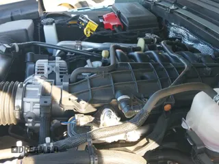 ✅ 2024 Jeep Wrangler Sahara • VIN: 1C4PJXEG1RW309285 • Lot: 43430251. Wystawiony na IAAI z przebiegiem 7 429 mil. Bezpłatny archiwum sprzedaży aukcyjnych z USA i szczegółowy raport historii pojazdu na DreamBid. Zdjęcie 20.