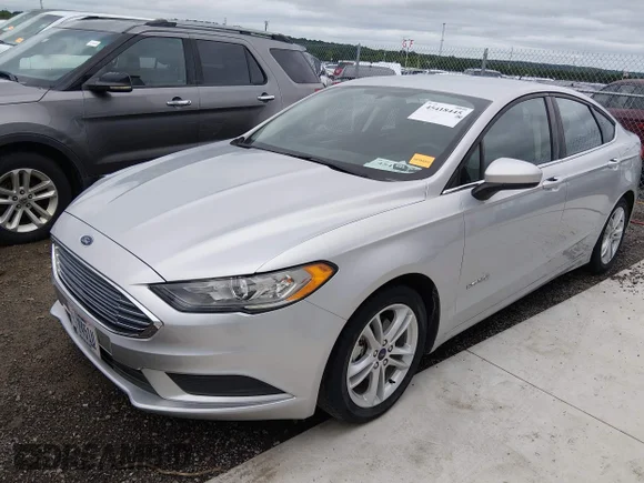✅ 2018 Ford Fusion SE • VIN: 3FA6P0LU9JR111853 • Лот: 45418445. Опубликован ранее на IAAI с пробегом 16 598 миль. Бесплатный доступ к архиву аукционных продаж из США и подробный отчёт об истории автомобиля на DreamBid. Изображение 2.