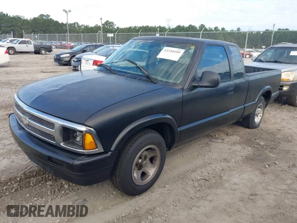 ✅ 1997 Chevrolet S-10 LS • VIN: 1GCCS19X1V8196066 • Lot: 43338109. Wystawiony na IAAI z przebiegiem 171 571 mil. Bezpłatny archiwum sprzedaży aukcyjnych z USA i szczegółowy raport historii pojazdu na DreamBid. Zdjęcie 2.