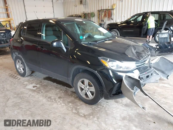 ✅ 2020 Chevrolet Trax LS • VIN: KL7CJNSB6LB330477 • Lot: 45149902. Listed on IAAI with 61,345 mi. Free auction sales archive from the USA and detailed vehicle history report at DreamBid. Image 1.