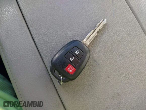 ✅ 2019 Toyota Highlander LE • VIN: 5TDZARFH9KS046058 • Lot: 44144016. Wystawiony na IAAI z przebiegiem 105 438 mil. Bezpłatny archiwum sprzedaży aukcyjnych z USA i szczegółowy raport historii pojazdu na DreamBid. Zdjęcie 11.