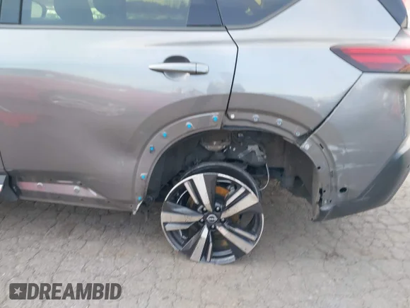 ✅ 2023 Nissan Rogue SL • VIN: JN8BT3CBXPW469753 • Lot: 44129817. Wystawiony na IAAI z przebiegiem 43 698 mil. Bezpłatny archiwum sprzedaży aukcyjnych z USA i szczegółowy raport historii pojazdu na DreamBid. Zdjęcie 6.