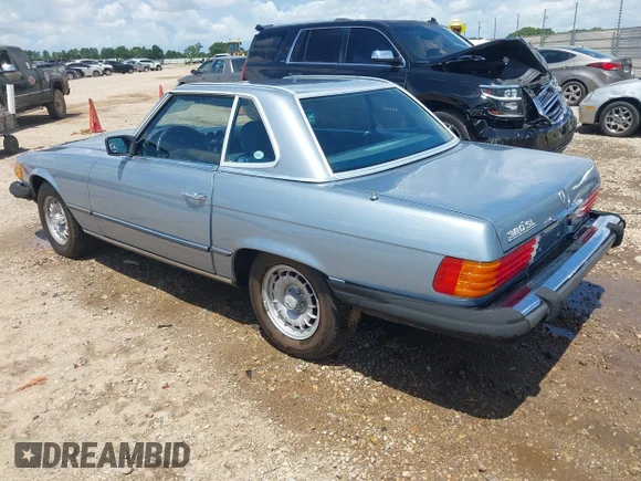 ✅ 1984 Mercedes-Benz 380 SL • VIN: WDBBA45A1EA001219 • Lot: 42427003. Wystawiony na IAAI z przebiegiem 211 129 mil. Bezpłatny archiwum sprzedaży aukcyjnych z USA i szczegółowy raport historii pojazdu na DreamBid. Zdjęcie 3.