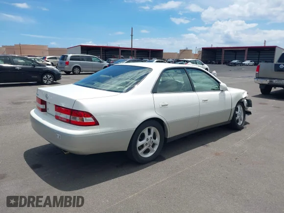 ✅ 2001 Lexus ES 300 • VIN: JT8BF28G710327189 • Lot: 42911574. Wystawiony na IAAI z przebiegiem 103 200 mil. Bezpłatny archiwum sprzedaży aukcyjnych z USA i szczegółowy raport historii pojazdu na DreamBid. Zdjęcie 4.
