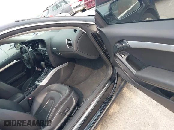 ✅ 2012 Audi A5 Premium Plus • VIN: WAULFAFR0CA014435 • Lot: 42289236. Wystawiony na IAAI z przebiegiem 174 950 mil. Bezpłatny archiwum sprzedaży aukcyjnych z USA i szczegółowy raport historii pojazdu na DreamBid. Zdjęcie 5.