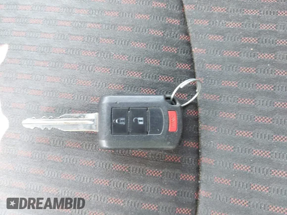 ✅ 2018 Mitsubishi Outlander ES • VIN: JA4AR3AU8JZ017777 • Lot: 43162456. Wystawiony na IAAI z przebiegiem 98 968 mil. Bezpłatny archiwum sprzedaży aukcyjnych z USA i szczegółowy raport historii pojazdu na DreamBid. Zdjęcie 11.